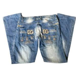 Dolce & Gabbana lågmidjade jeans! Dam M/S Skriv om du har frågor eller vill se bild hur dom sitter på!