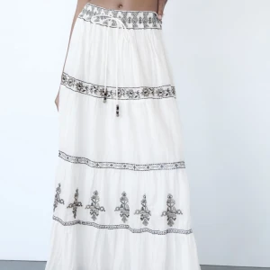 Långkjol - Långkjol från Zara, använd en gång❤️