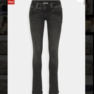 Pepe jeans - Säljer dessa fina pepe jeans i storlek 28x30! Kom privat för egna bilder❤️