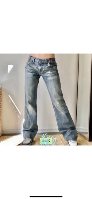 Jeans - Säljer dessa supersnygga jeans då de inte passar mig💓