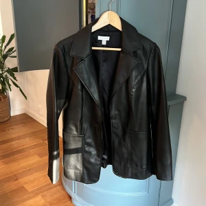 Skinimitation kavaj läder jacka - från Topshop Storlek eu 40-42 Faux leather 