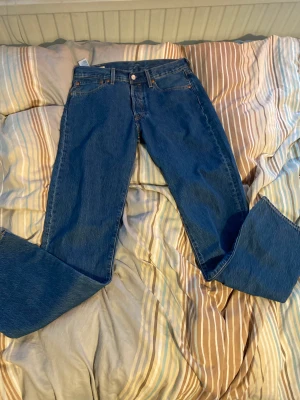 Levi’s Jeans - Nästan oanvända byxor. Köpt i butiken Gabriel i Östersund!(Pris kan diskuteras)