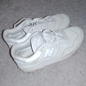 New Balance 550 - Används ca en månad, bra skick 