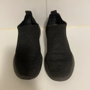 Sneakers - Sneakers