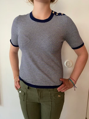 Randig tröja  - En randig tröja med guldiga detaljer. Passar till allt. Sjukt snygg till alla tillfällen.