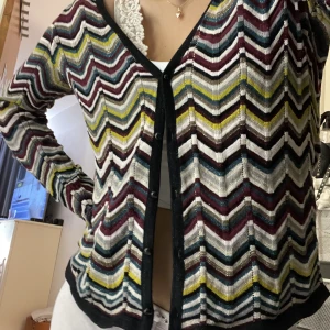 Missoni kofta - Säljer min Missoni x Lindex kofta då det var längesedan jag använde den! Storlek M