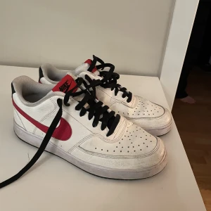 Nike court vision - Knappt använda