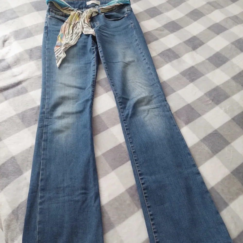 Odd Molly jeans med sjal som bälte. . Jeans & Byxor.