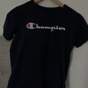 Champion Tshirt Marinblå 