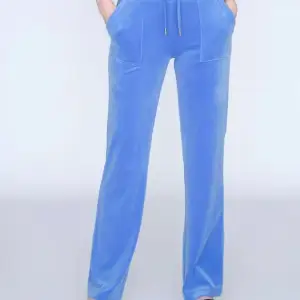 Blåa juicy couture byxor i storlek xxs, säljer pågrund av att jag inte använder dem