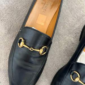 Klassiska loafers från Gucci. Inköpta i Milano, använda men i gott skick.