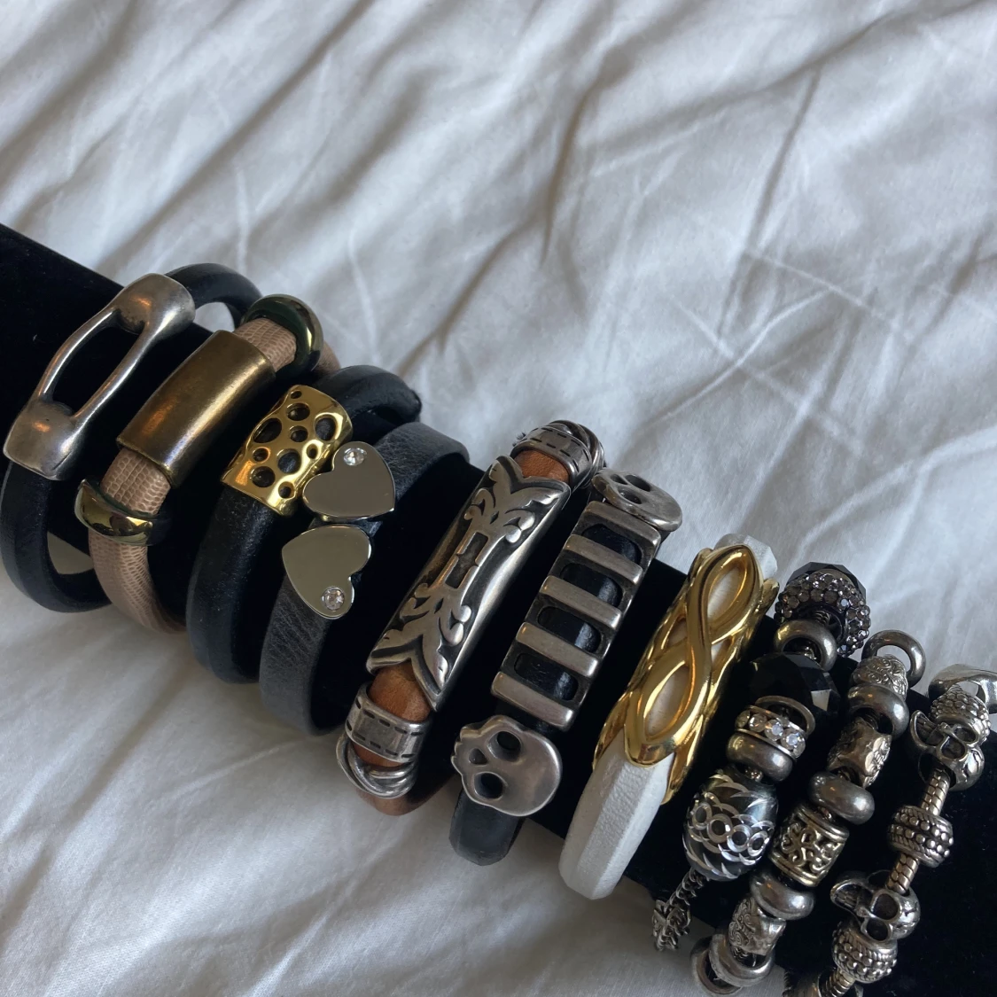 Handgjorda armband till mycket bra pris  - 90