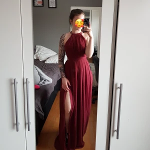 Balklänning - Använd endast 1 gång. Storlek XS. Ordinariepris runt 800kr