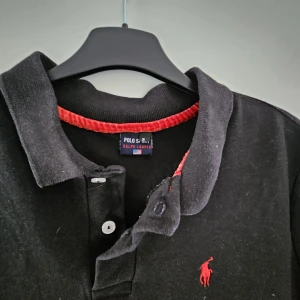 polo ralph lauren  pike - En polo pike skick 10/10  Säljer pågrund av att den kommer inte till användning längre 