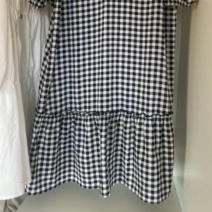 Kläning  - Super gullig kläning från hm som är perfekt till sommaren🤩