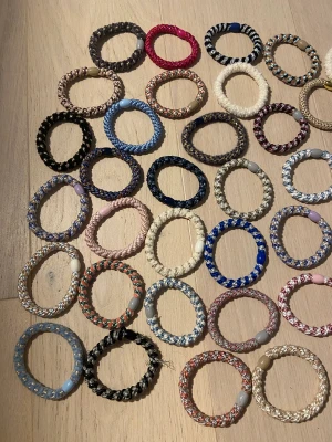 Kknekkis  - Säljer så sjukt fina Kknekkis❤️1 för 15kr❤️ frakt kostar 20kr❤️och skickar bild om ni är intresserade ❤️ dom flesta är helt nya