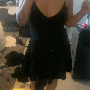 Klänning från SHEIN  - Säljer denna jätte fina klänningen då den aldrig har kommit till användning. Skriv vid intresse 💗