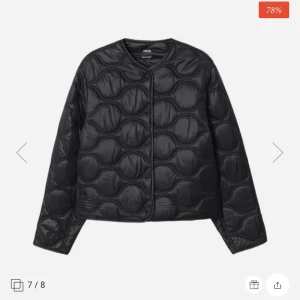 Mango jacka - Vill gärna byta mot en s eller xs ❤️kan också byta mot en Uniqlo jacka❤️