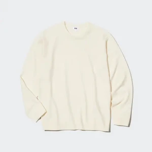 Kashmir tröja - Säljer min fina uniqlo kashmir tröja som tyvär inte kommer till användning 💕Den är använda några gånger men har inte fått några noppror och men någon annan defekt! Köpt för 1399