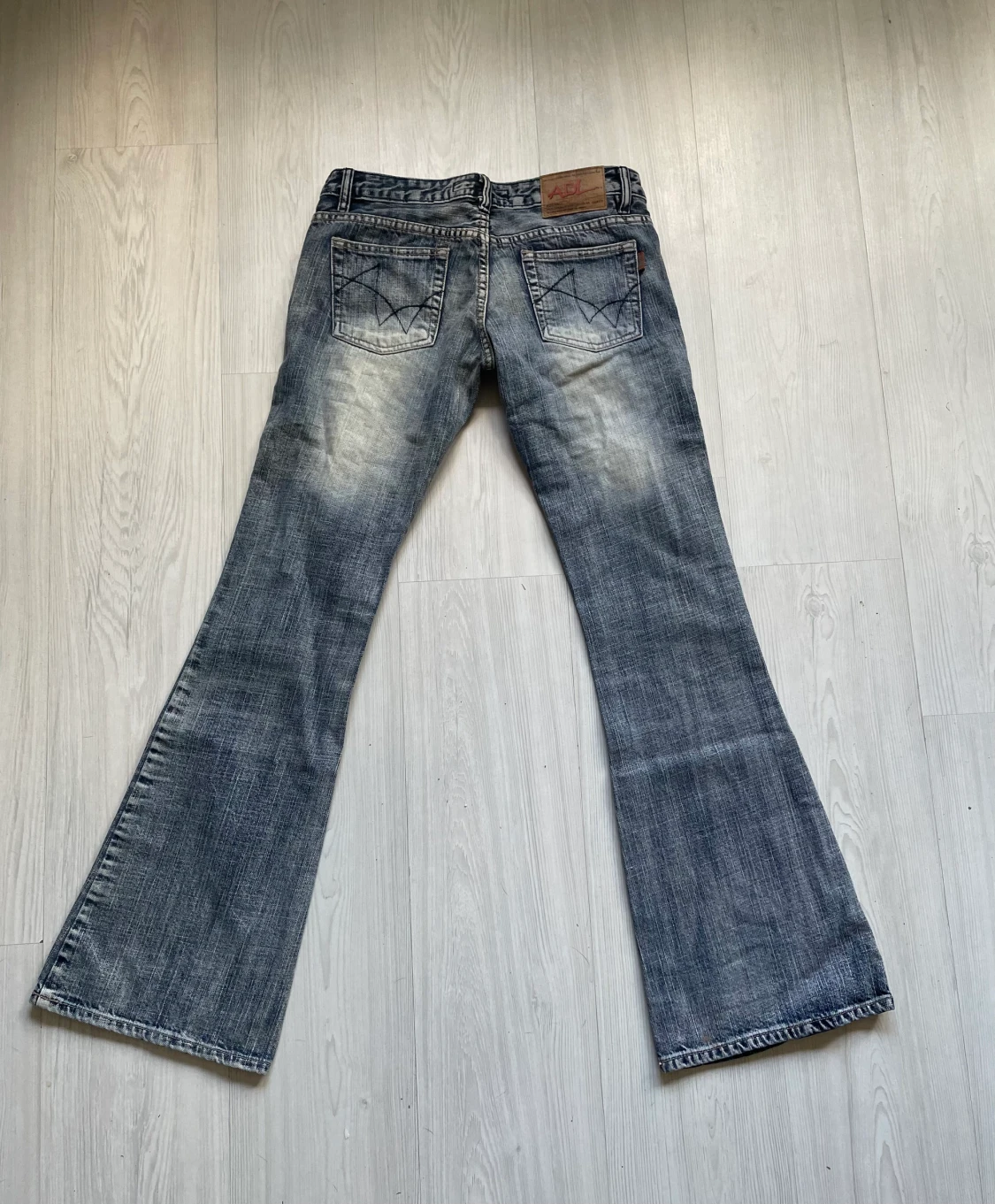 lågmidjade jeans storlek 28 - 90