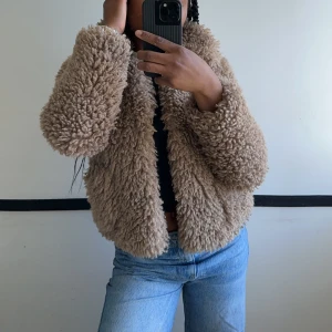 ZARA Pälsjacka - ZARA Pälsjacka med storlek XS