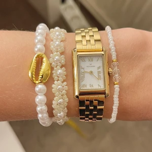 Armband - Säljer massa egentillverkade armband. Priser varierar 30-50kr. Designa ett eget eller välj ett från bilderna. Storlek bestämmer du själv! Betalning sker via Swish, du står för frakten😁💓