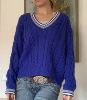 Pull&bear blå tröja - Blå pull&bear blå tröja storlek s använd 1 gång 