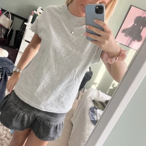 Tshirt i tjockare material! - Så snygg tröja!!