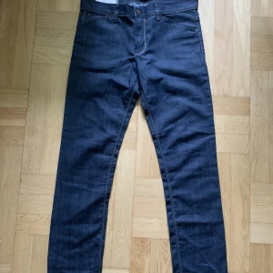 J. Lindbergs byxor  - Helt oanvända J. Lindbergs byxor som aldrig kommit till användning! Inköpta för 1299kr. Pris kan diskuteras!