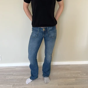 Jeans - Säljer dessa jätte snygga jeans. Aldrig använda💌💌
