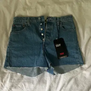 Ett par oanvända Levi’s shorts
