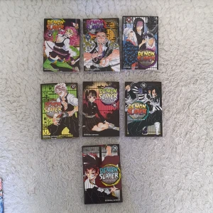 Demon slayer - Jag säljer mina demon slayer böcker från 14-20. För alla böckerna kostar de 300kr. Jag kan tänka mig att sänka priset.