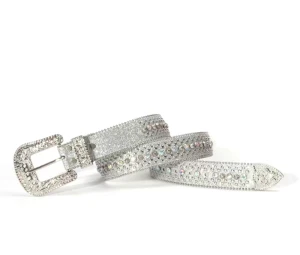 Rhinestone bälte - Rhinestone bälte finns i storlek S,M och L. Möts du upp kan jag hjälpa med och göra fler hål om det skulle behövas.
