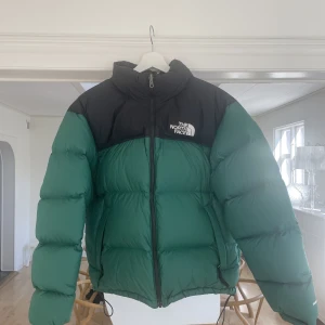 The north face jacka  - .