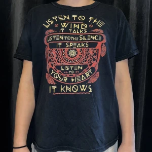Vintage t-shirt - Svart t-shirt tryck🫶🏻 