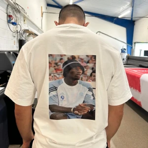 T-shirt med tryck - Storlek M