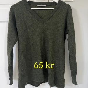 Grön tröja - Mörkgrön vintage stickad tröja från ett märke som heter fall Winter spring summer🫶