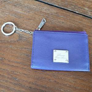 Leather keychain wallet. 