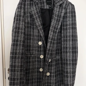 Jacka  - Ny jacka oanvänd 