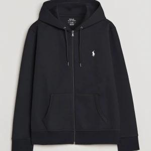 Svart polo kofta  - En svart polo kofta i helt nytt skick Original pris 1700 kan tänka mig byta