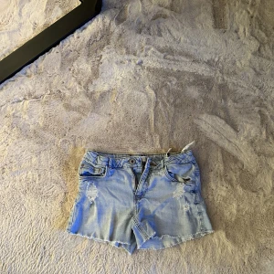 Zara shorts - Shorts från zara små i storleken frakt tillkommer 