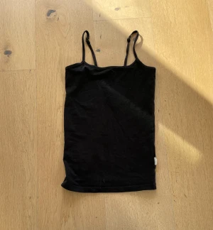 Svart linne! - Svart linne  från pomp de  lux storlek 134-140. 