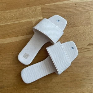 Biega sandaler - Oanvända biega sandaler