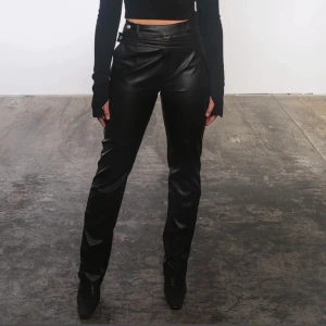 Skinnbyxor  - Säljer mina skinnbyxor från A-DSGN. Knappt använda 