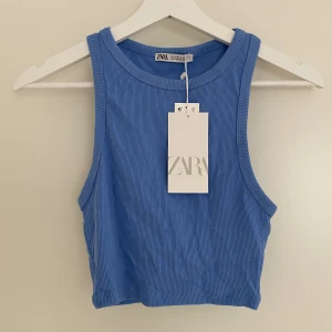 Topp Zara - Helt oanvänd topp från Zara med prislapp kvar. Strl S 💙