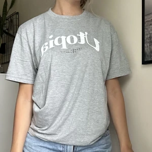 T-shirt - T shirt med tryck. 