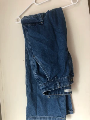 Cargo byxor  - Knappt använda i väldigt fint skick