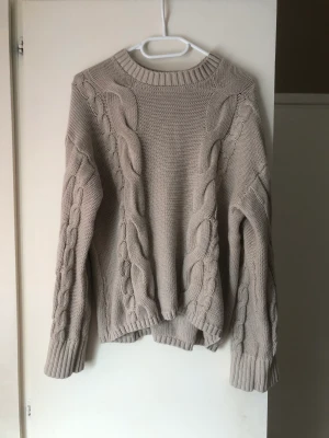 Stickad tröja  - Endast testad, 