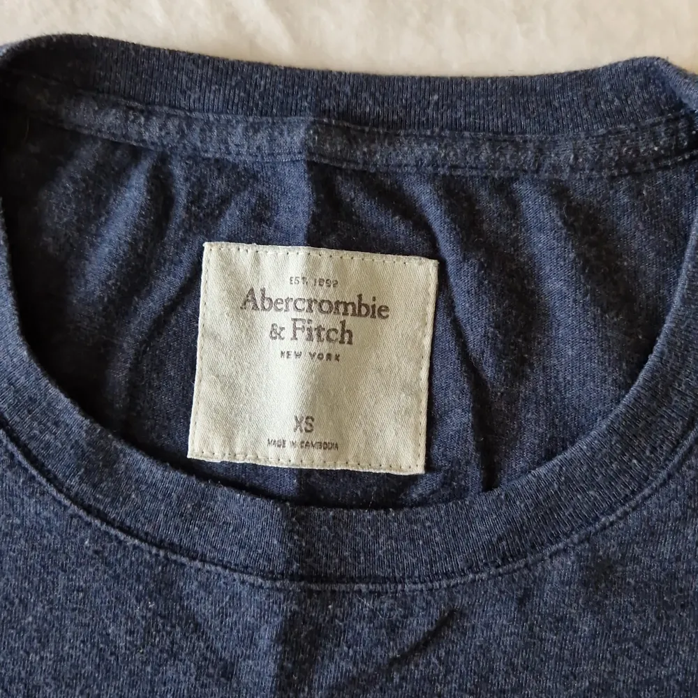 Fin t-shirt från Abercrombie & Fitch. Storlek xS. T-shirts.