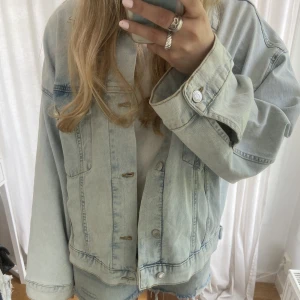 Jeansjacka - Jeansjacka från hm🫶❤️